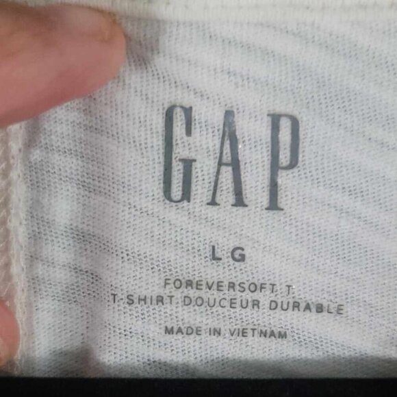 Gap tshirt in ombre colours white, peach, yellow and green. GUC - Picture 3 of 6